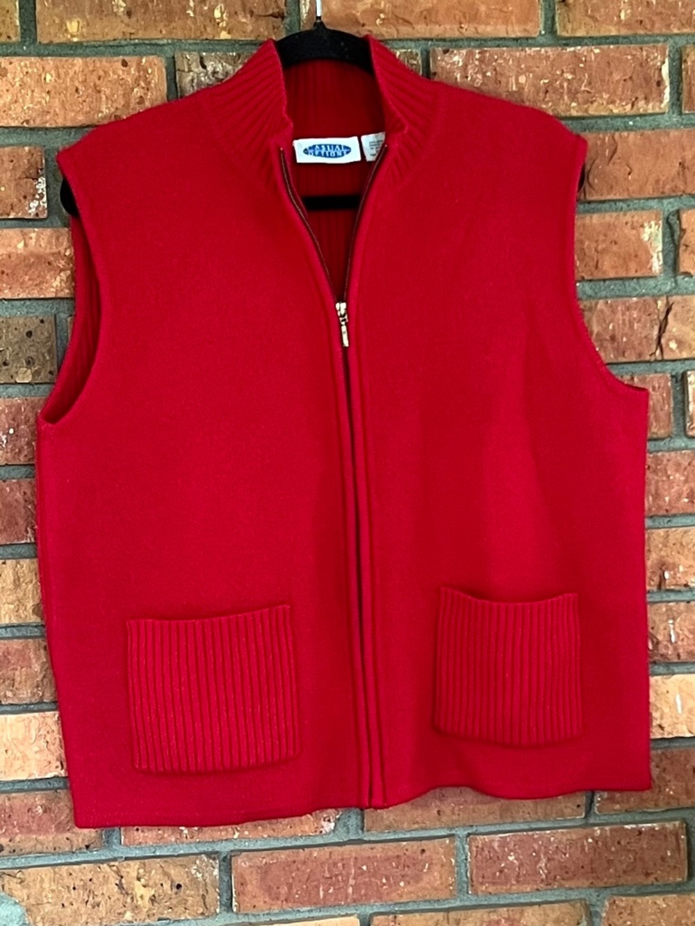 Red 100% Wool Zippered Sweater Grannycore Vest